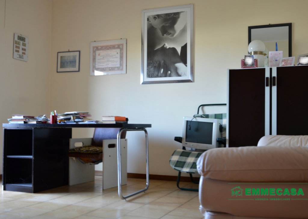 Vendita Appartamenti Valenzano -  4 vani  box auto+posto auto+cantinola Località Quartiere San Lorenzo ex Lamie