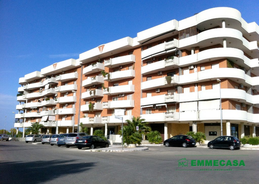 Appartamenti quadrilocale in vendita  115 m² buono stato, Valenzano, località Arcade