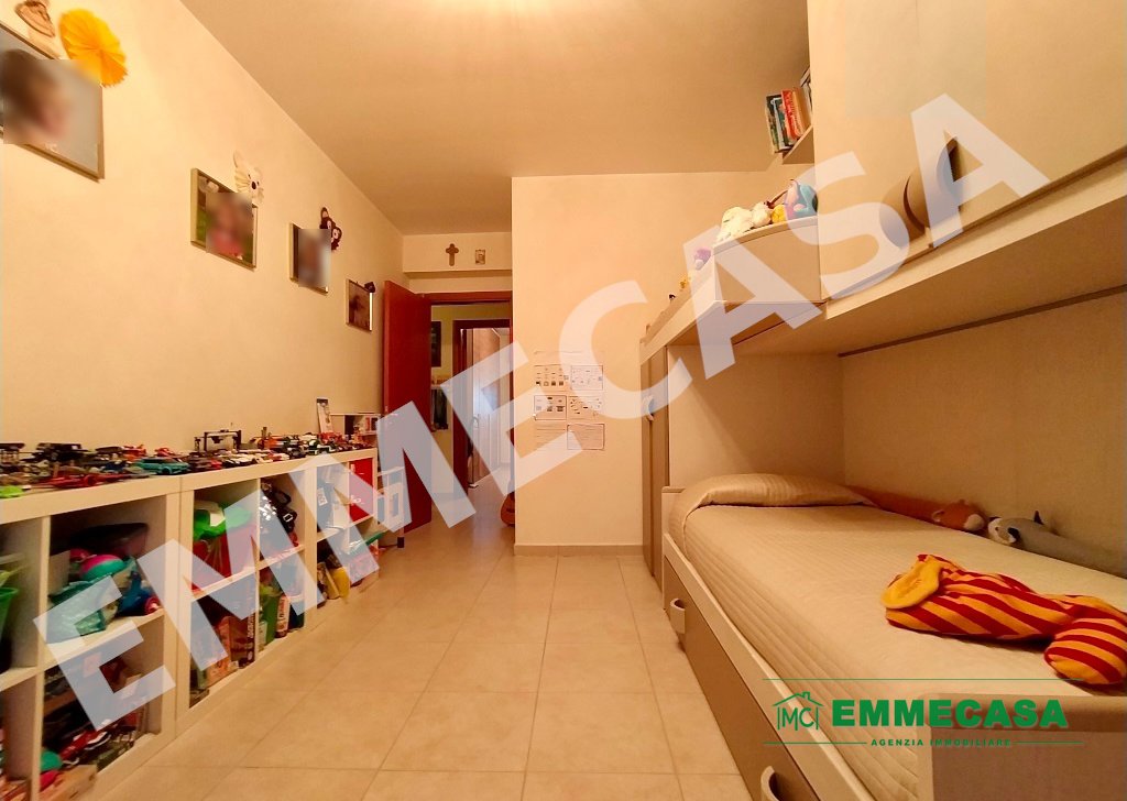 Vendita Appartamenti Valenzano - Trivani con posto auto cantina e spazi esterni Località Zona Carella