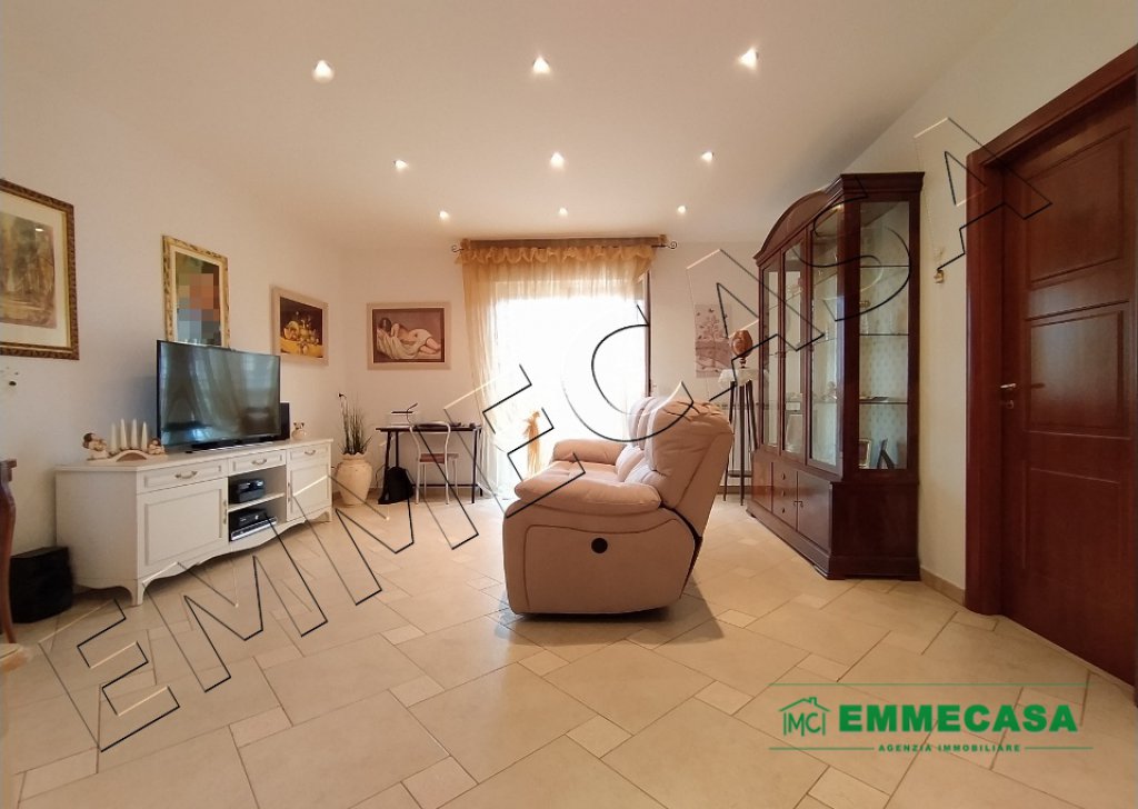 Appartamenti in vendita  95 m² ottime condizioni, Valenzano, località Zona Comune / Poste