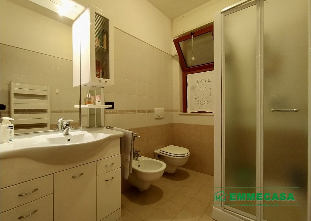 Appartamenti bilocale in vendita  80 m² ottime condizioni, Valenzano, località Zona Centro