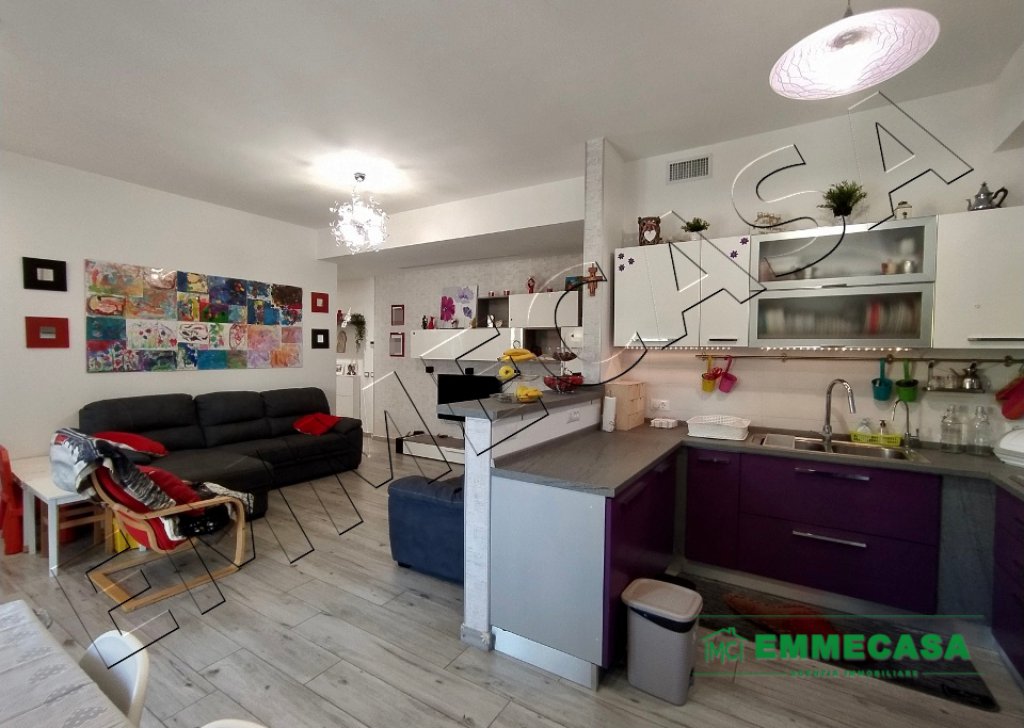 Appartamenti quadrilocale in vendita  162 m², Valenzano, località Zona Carabinieri