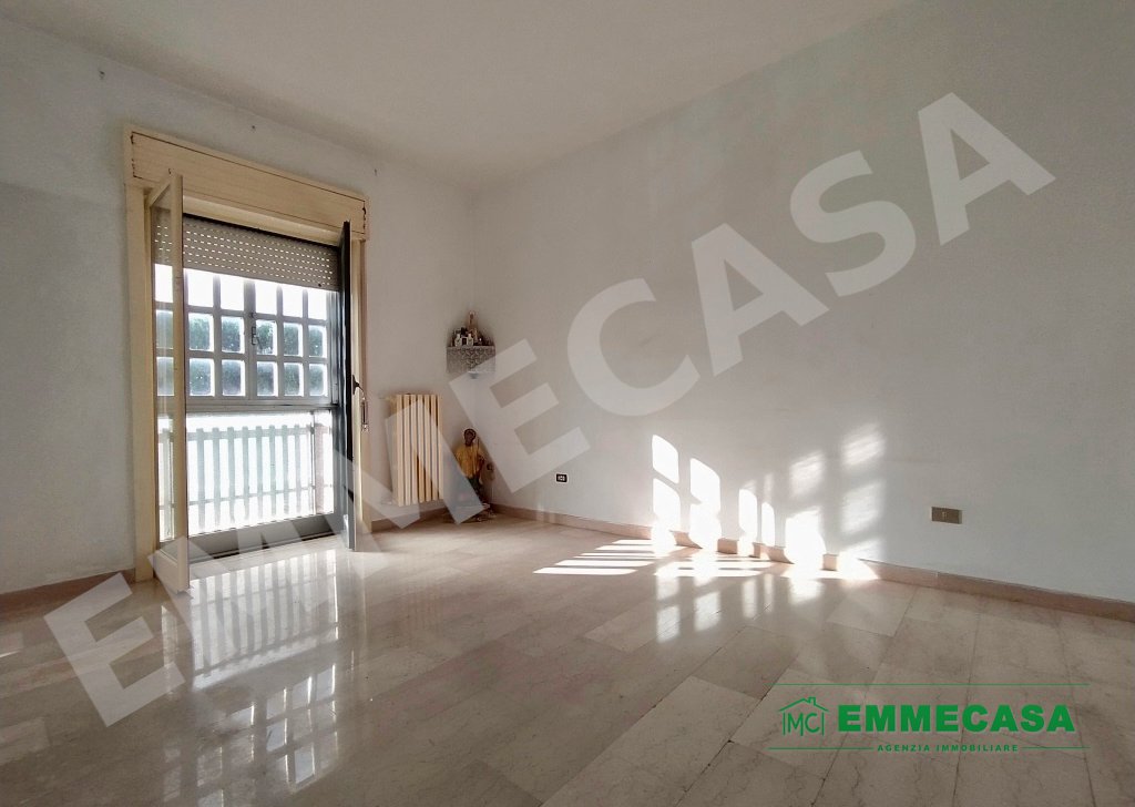 Appartamenti trilocale in vendita  85 m², Valenzano, località Zona Carella